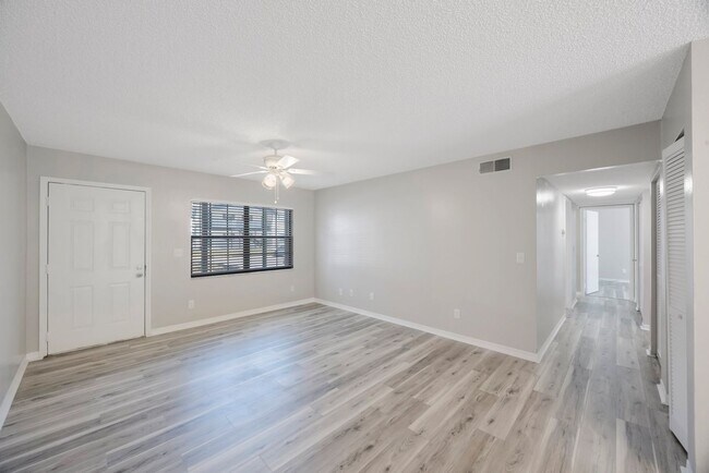 Photo - The Oaks at Safety Harbor 3 bedroom 2 bath Unidad C1