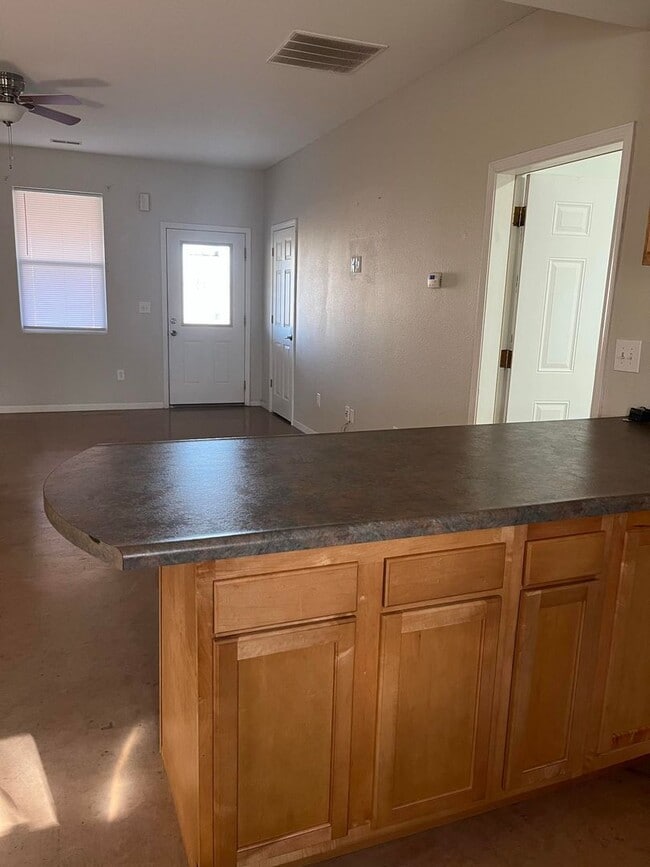 Photo - 625 State Rte W