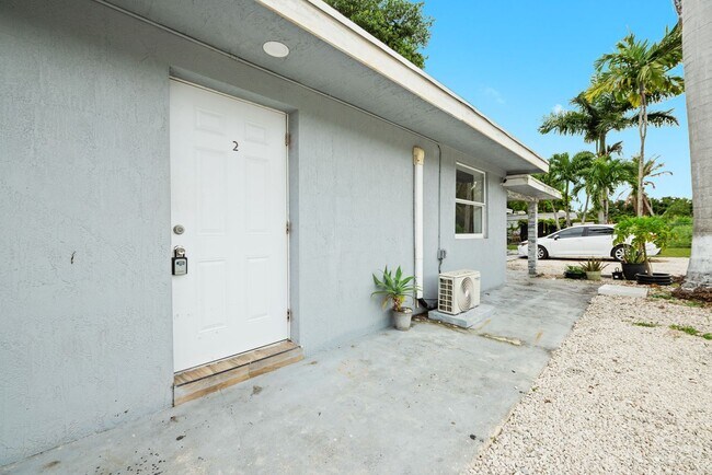 10990 NW 18th Ave Unit Triplex Unit 2
