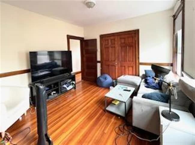 Photo - 49 Locke St Unit 2