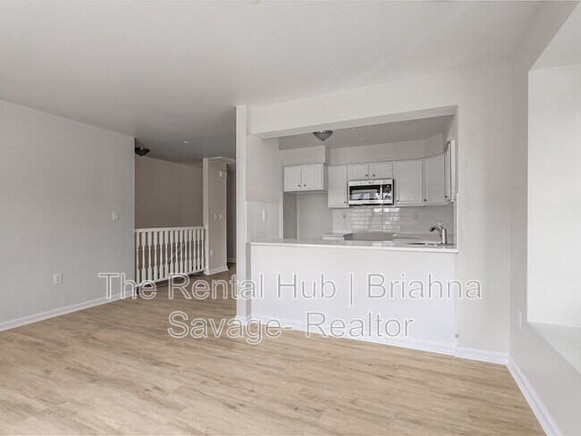 Photo - 17 Bowman Ave Townhome