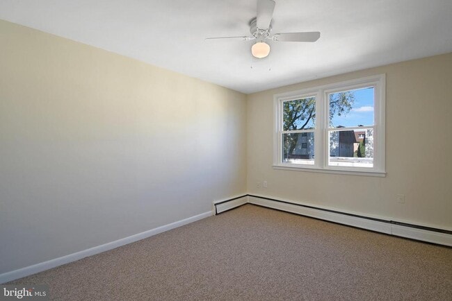 Photo - 2407 Manor Rd