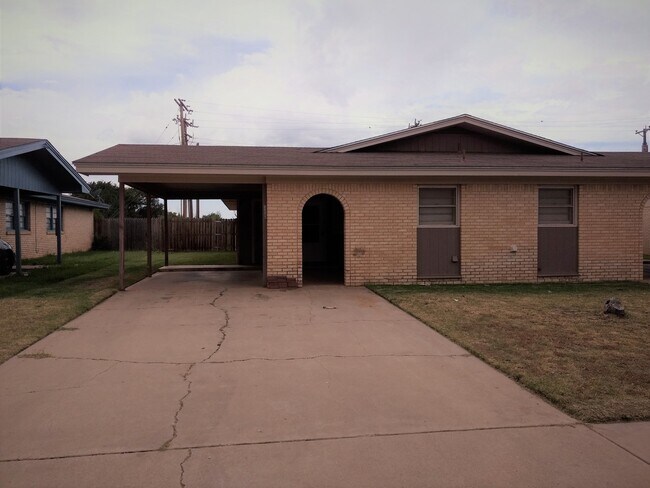 Updated and clean in quiet neighborhood. - Updated and clean in quiet neighborhood. House