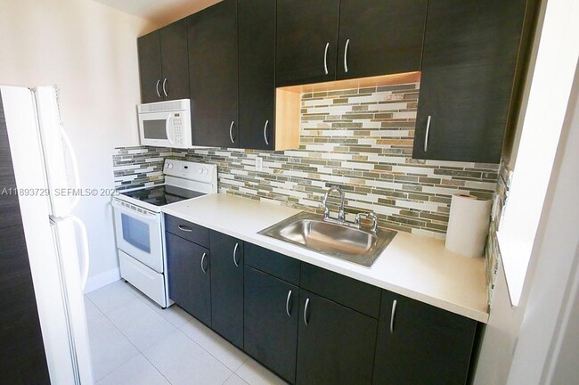 Photo - 11105 NE 9th Ave