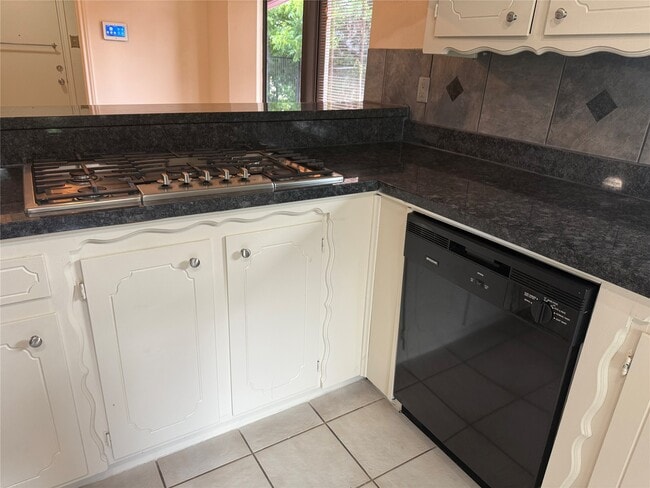 Photo - 3232 Parkwood Dr