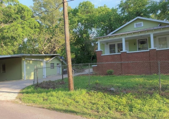 Photo - 3515 Carver Ave SW