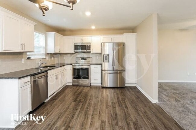 Photo - 5015 N Belmont Ave