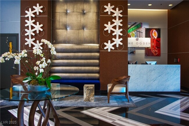 Building Photo - 150 S Las Vegas Blvd Unit 1114