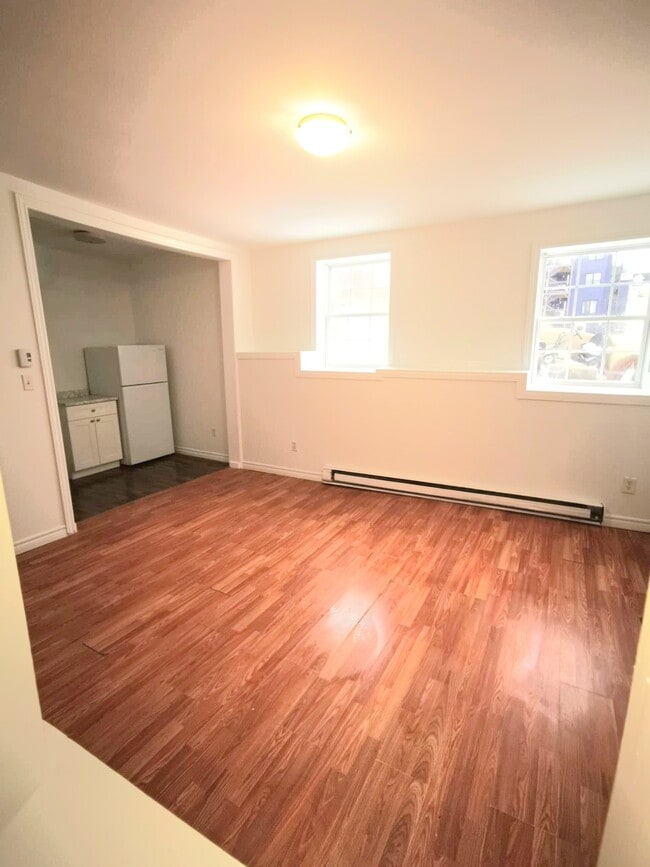 Photo - For Rent–2 Bedrooms -1 Bathroom Apartment ... Unit 2