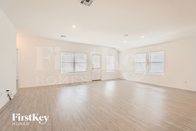 Photo - 1212 Treehouse Ln