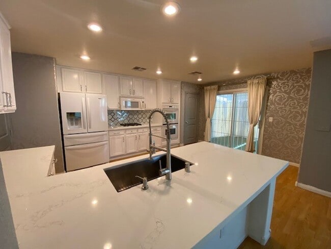 Photo - Unique Single Family 2/2 home