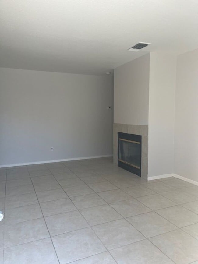 3106 Brookside Dr Unidad 3106-C