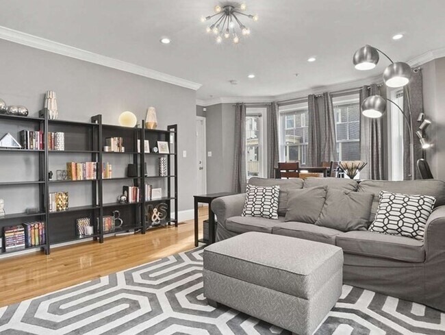 Building Photo - 10 Romsey St Unit 1 Rental