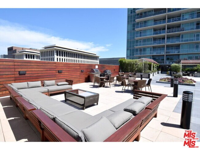 3785 Wilshire Blvd Unidad 908