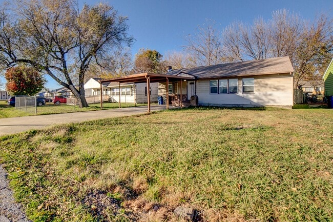 Building Photo - 3 Bed | 1 Bath