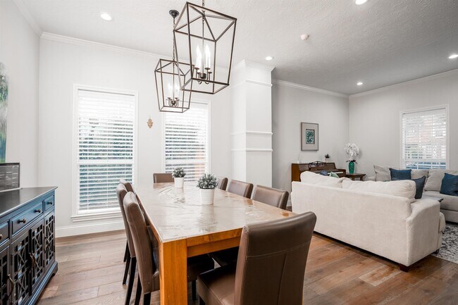 Photo - 8915 Wallington Dr