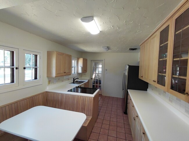 Photo - 600 W Orman Ave