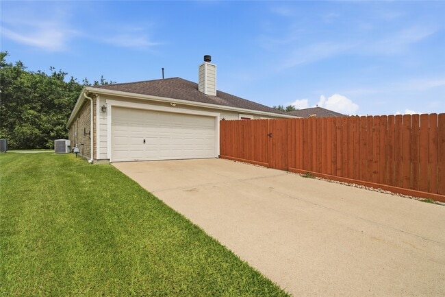 Photo - 2018 Leisure Ln