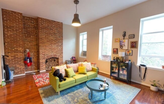 Building Photo - 2115 St Paul St