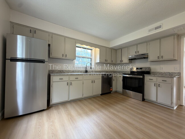 Photo - 2318 Green Forest Dr