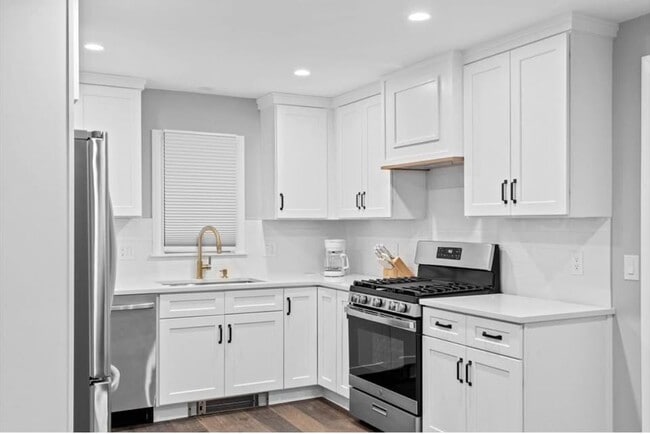 Photo - 306 Plantation St Unidad 1