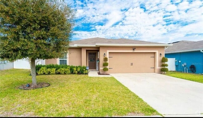 Building Photo - Beautiful 4-Bedroom Home in Sought-After H...