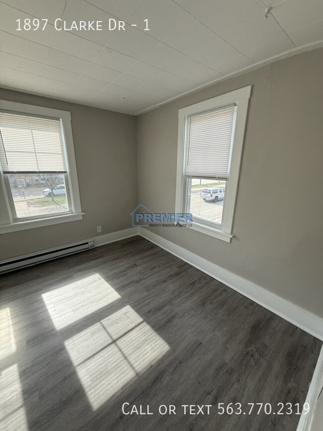 Photo - 1897 Clarke Dr Unidad 1
