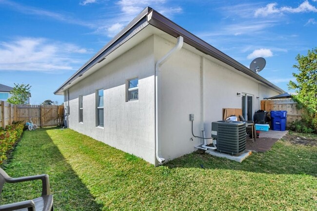 Photo - 1566 W 26th Ct