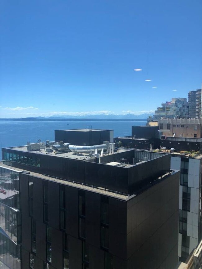 Building Photo - Gorgeous Condo Steps from Pike Place Market! Unit 1508