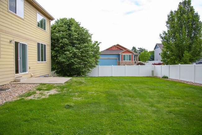 Photo - 3 Bedroom, 2.5 Bath - 2 Story Home in Loveland with New Carpet 2026