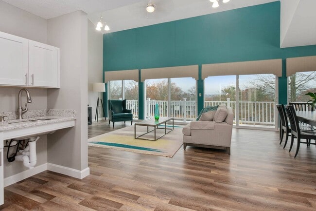 South Winds Apartments