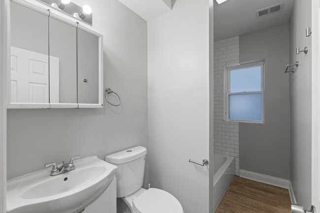 Photo - 8129 S Maryland Ave Unit 1