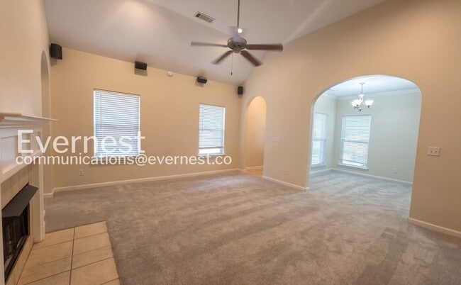 Photo - 3 Bed, 2 Bath Home with Garage / Available Now!