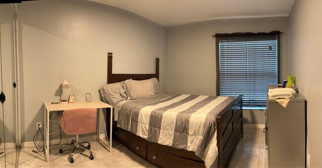 Photo - 12900 SW 13th Manor