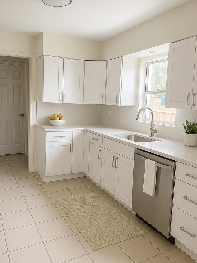 Building Photo - 8145 22 ND AVE N ST PETE Rental