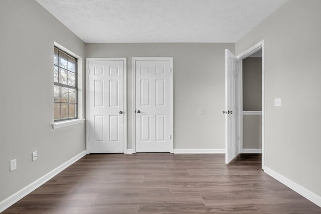 Photo - 456 W Broad St