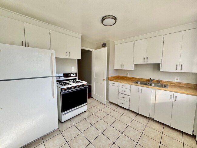 Photo - 449 Glen View Ct