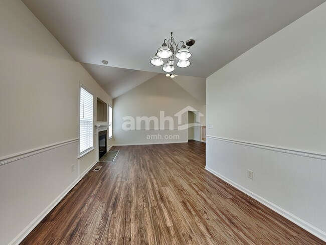 Photo - 2405 Joshua Ln