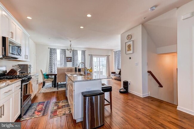 Photo - 10 Manchester Dr