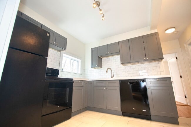 Photo - 85 Belknap St Unidad 3