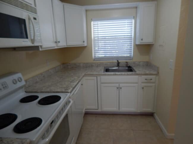 Photo - Beachside Apartments