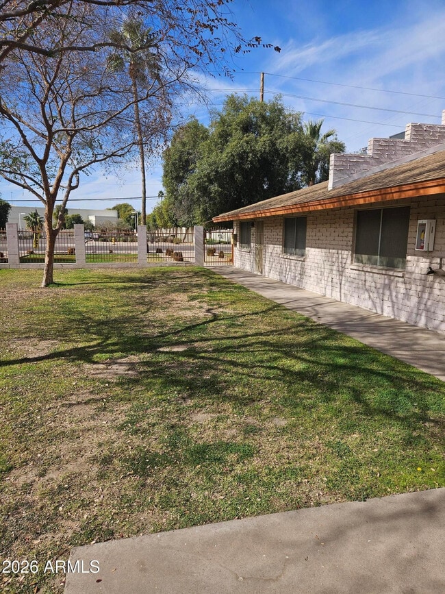 Building Photo - 6043 N 23rd Ave Unit 1A