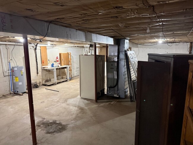 Photo - 3 Bedroom 2 Bathroom Fully Furnished Home ...