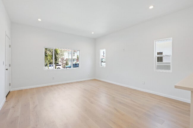 Photo - 5234 W 20th St