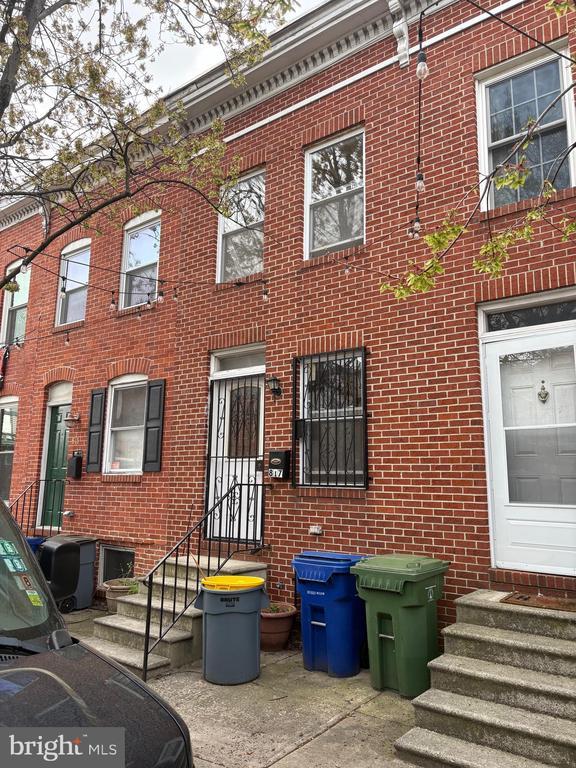 Photo - 817 Woodward St