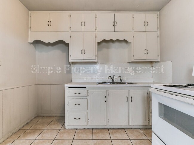 Photo - 4005 N Rockwell Ave