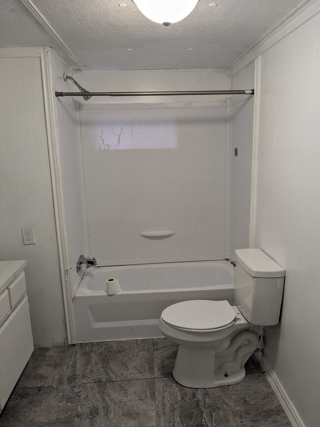 Photo - 195 Fernwood Dr