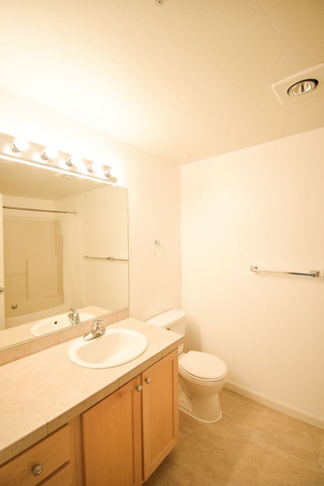 Photo - Beautiful 2 BR 2 BA Condo! Beautifully Updated! W/S/G is included.