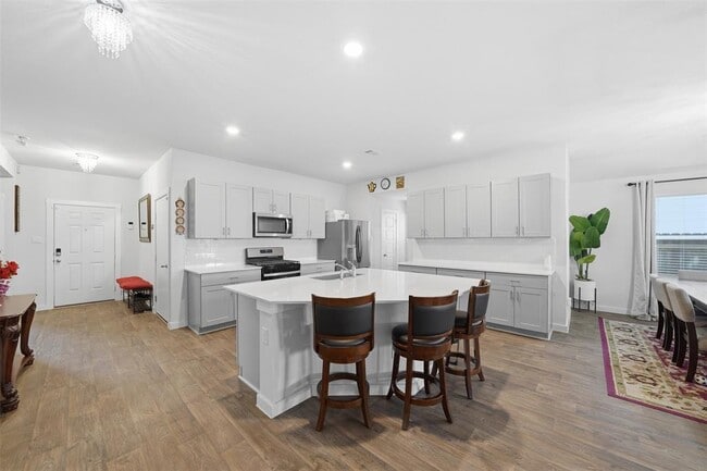 Photo - 318 Merriman Rd