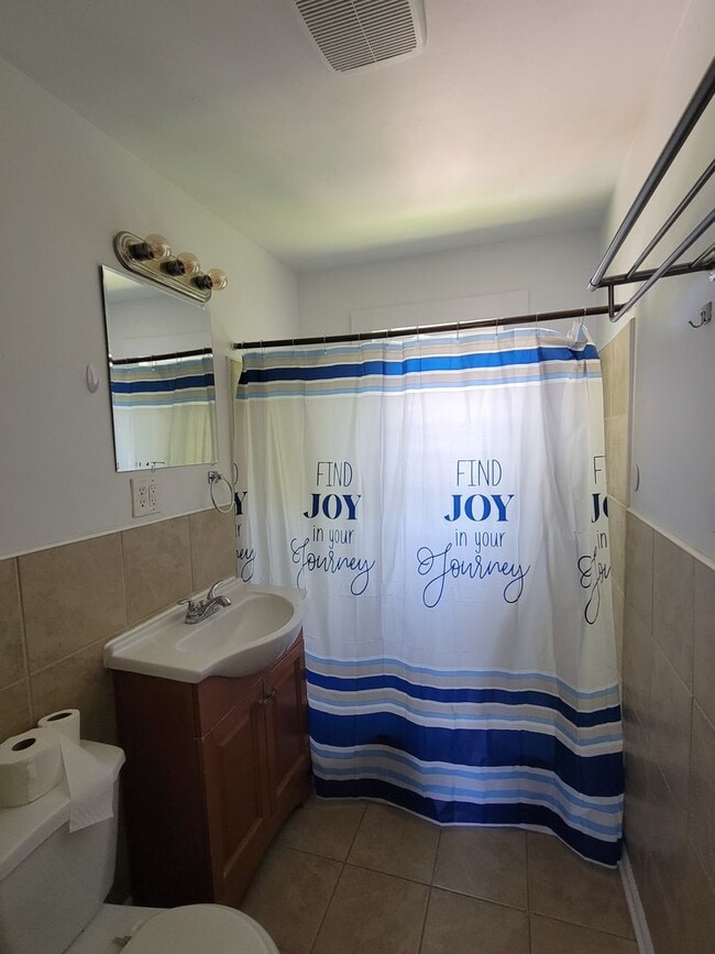 Photo - 408 Hanbury Ave Unit 408 Hanbury Ave D